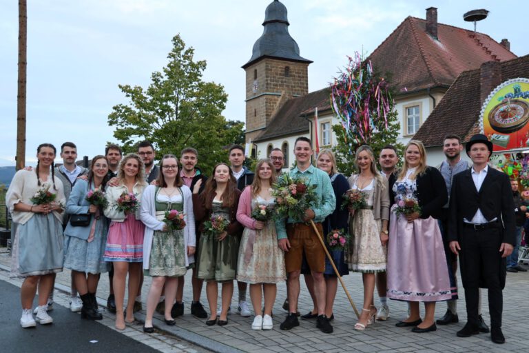 Kirchweih mit historischen Begebenheiten