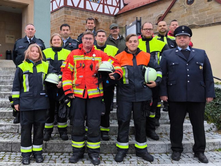 Sieben neuen Truppführer für die Feuerwehren in der Gemeinde Hallerndorf