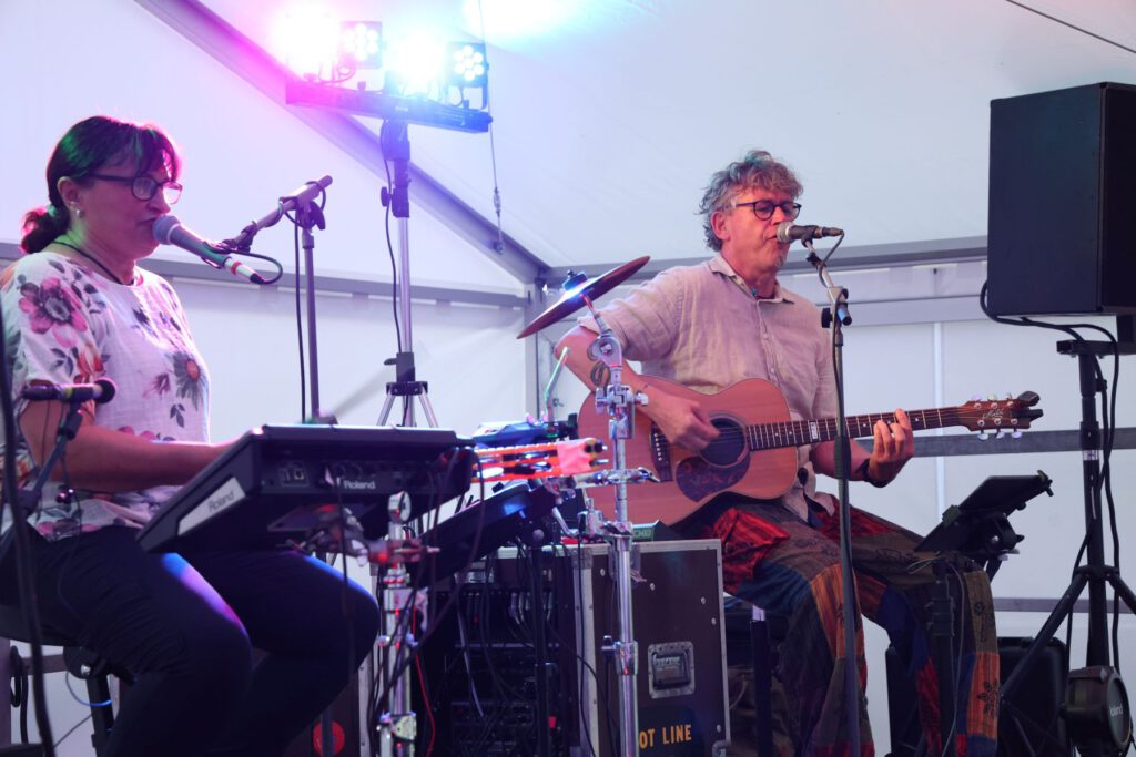 Harry und Sonja (ehemals Moskitos) sorgten für Stimmung am Abend im Festzelt