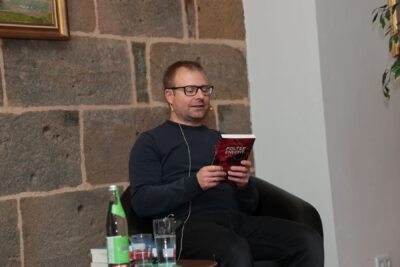 Thomas Gengler las aus seinem Thriller vor