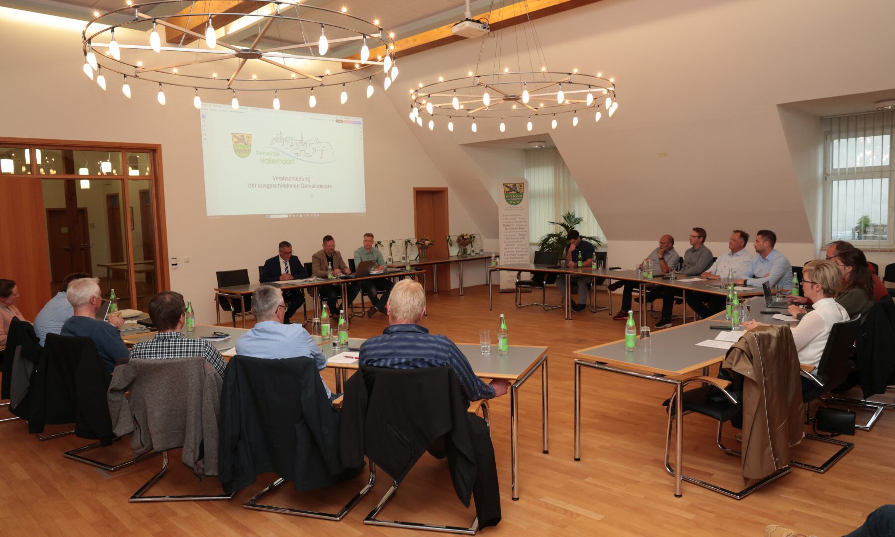 Konstituierende Gemeinderatssitzung - Blick in den Sitzungssaal