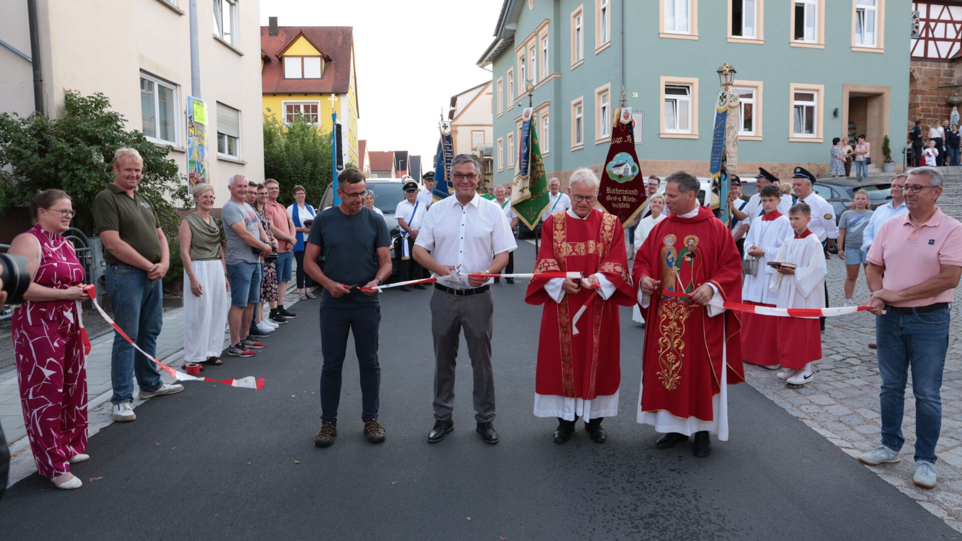 Die Ortsstraße in Schnaid Richtung Jungenhofen ist wieder für den Verkehr freigegeben