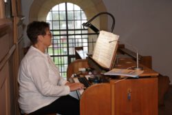 Ramona Friedel spielte Konzerte an der Orgel